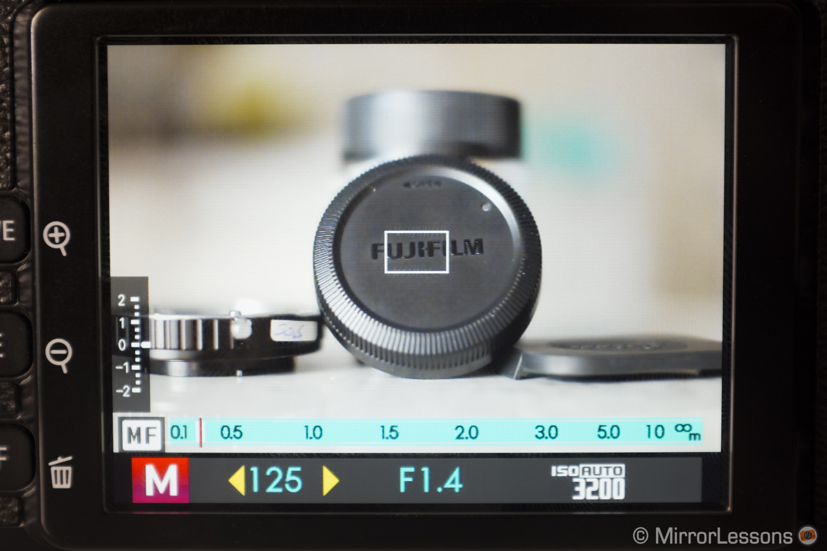Manual focusing with the X-Pro1, focus peaking and Leica M lenses